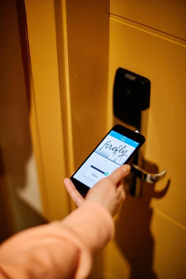 Firefly Hotel Брей Екстериор снимка